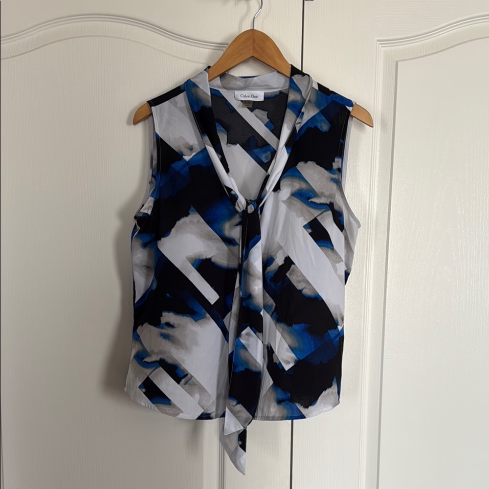 Calvin Klein Women's Blue and Black Abstract Top Size L - Like New - Workwear